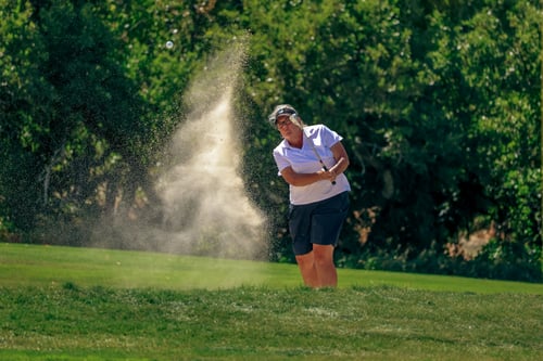 Steph Belnap bunker shot on 17 championship match